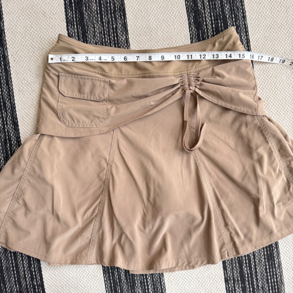 Athleta Skort‎ Women's Lightweight Tan Skort Size 6 - Picture 7 of 9